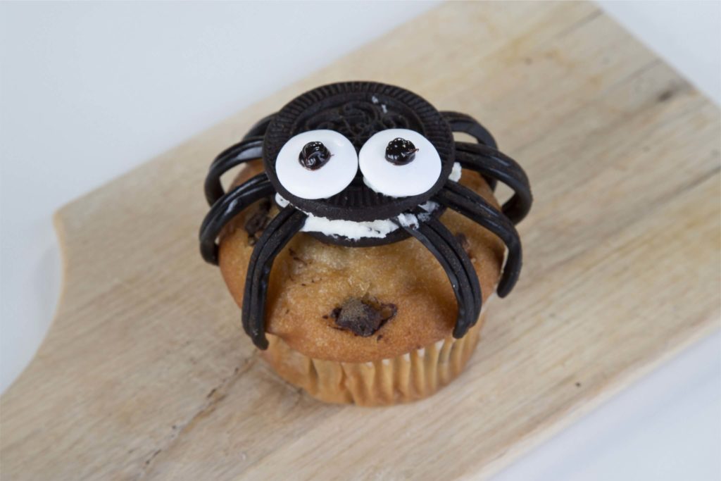 Gruseliges Halloween-Essen - Spinnenmuffins und Schaumkussgeister ...